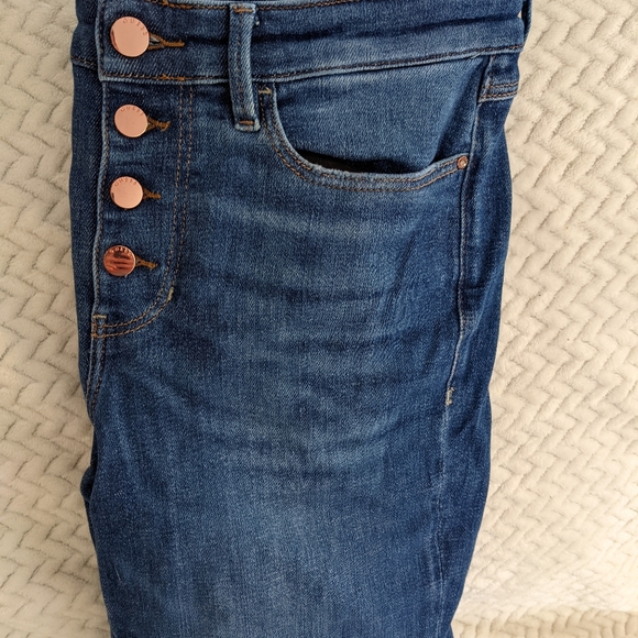 Size 29 Guess 1981 skinny jeans - Picture 2 of 4